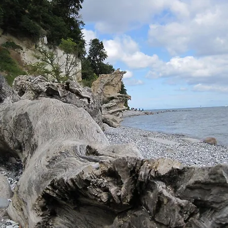 Appartement Ferienwohnung-moorberg-mit-schoener-terrasse-in-ruhiger-lage *