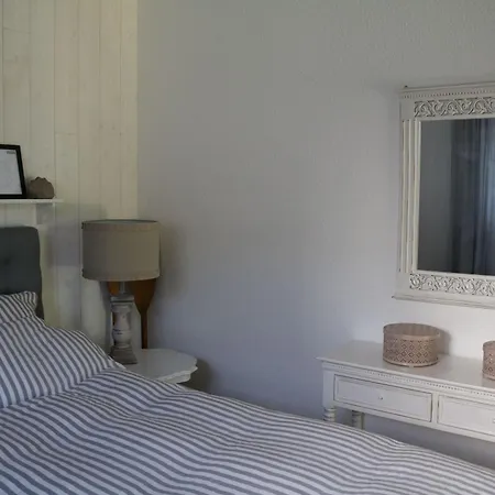 Apartment Ferienwohnung-moorberg-mit-schoener-terrasse-in-ruhiger-lage